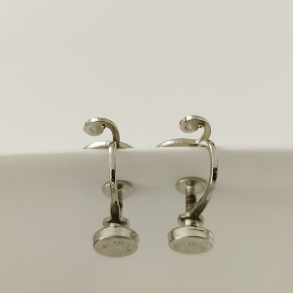 SILVER Treble Clef Delicate Screw-On Music Note Sterling Earrings New - Picture 7 of 12